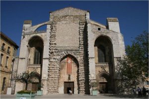 Basilique Sainte-Marie-Madeleine projet éolien en Provence